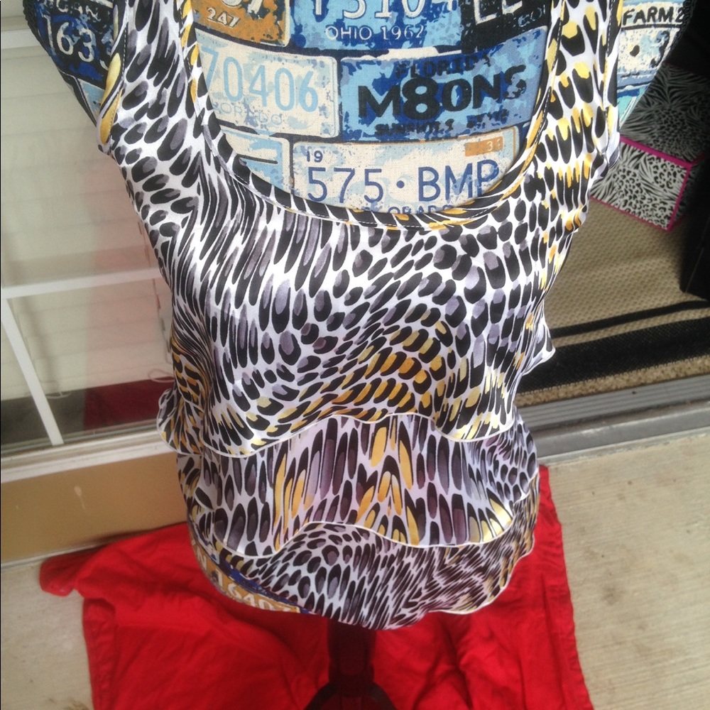 B.wear a.n.a leopard small silky top